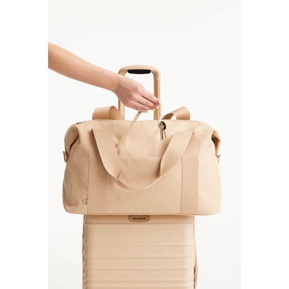 NWT BEIS Beisics Duffle in Beige - Picture 7 of 8
